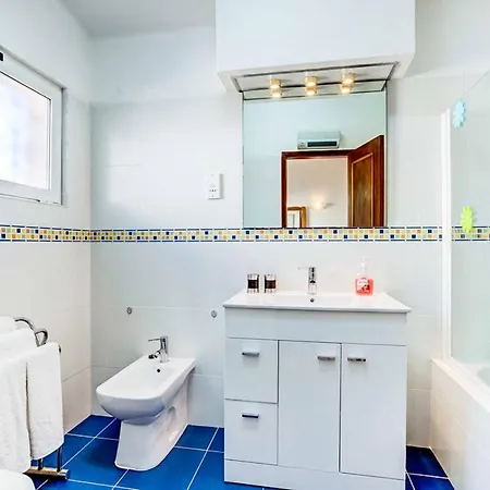 Casa Bonita Azul Carvoeiro (Lagoa)